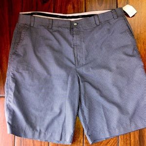 Callaway mens golf shorts. 40